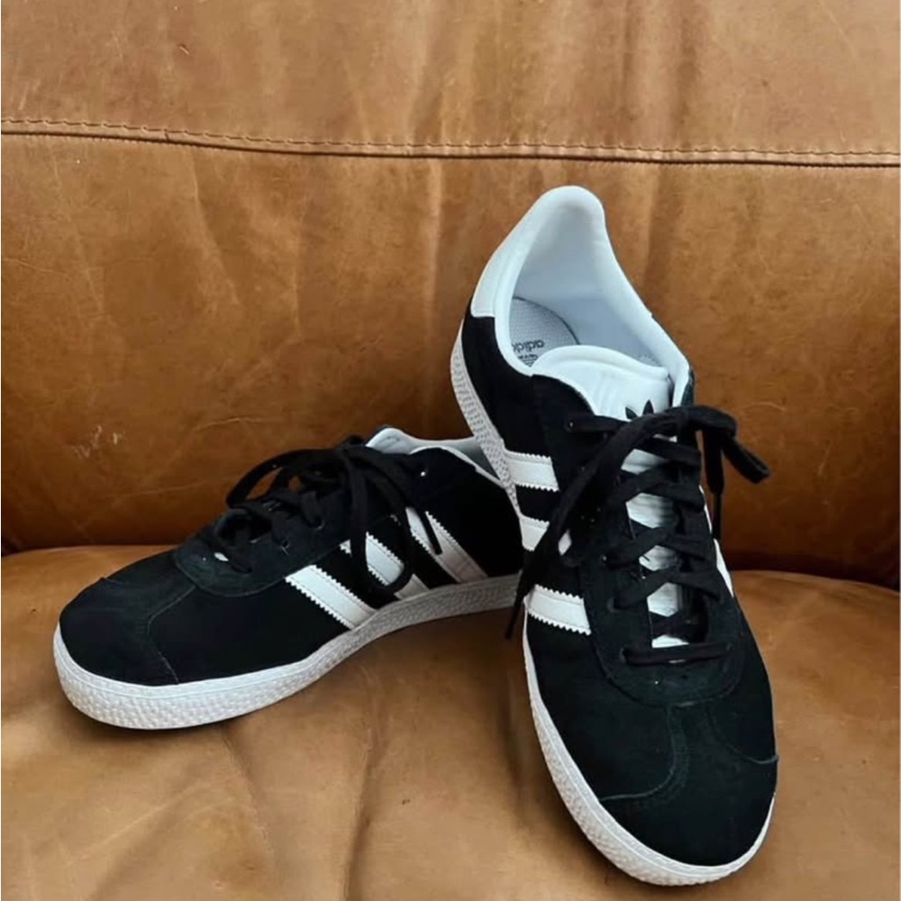 Adidas gazelle sneakers